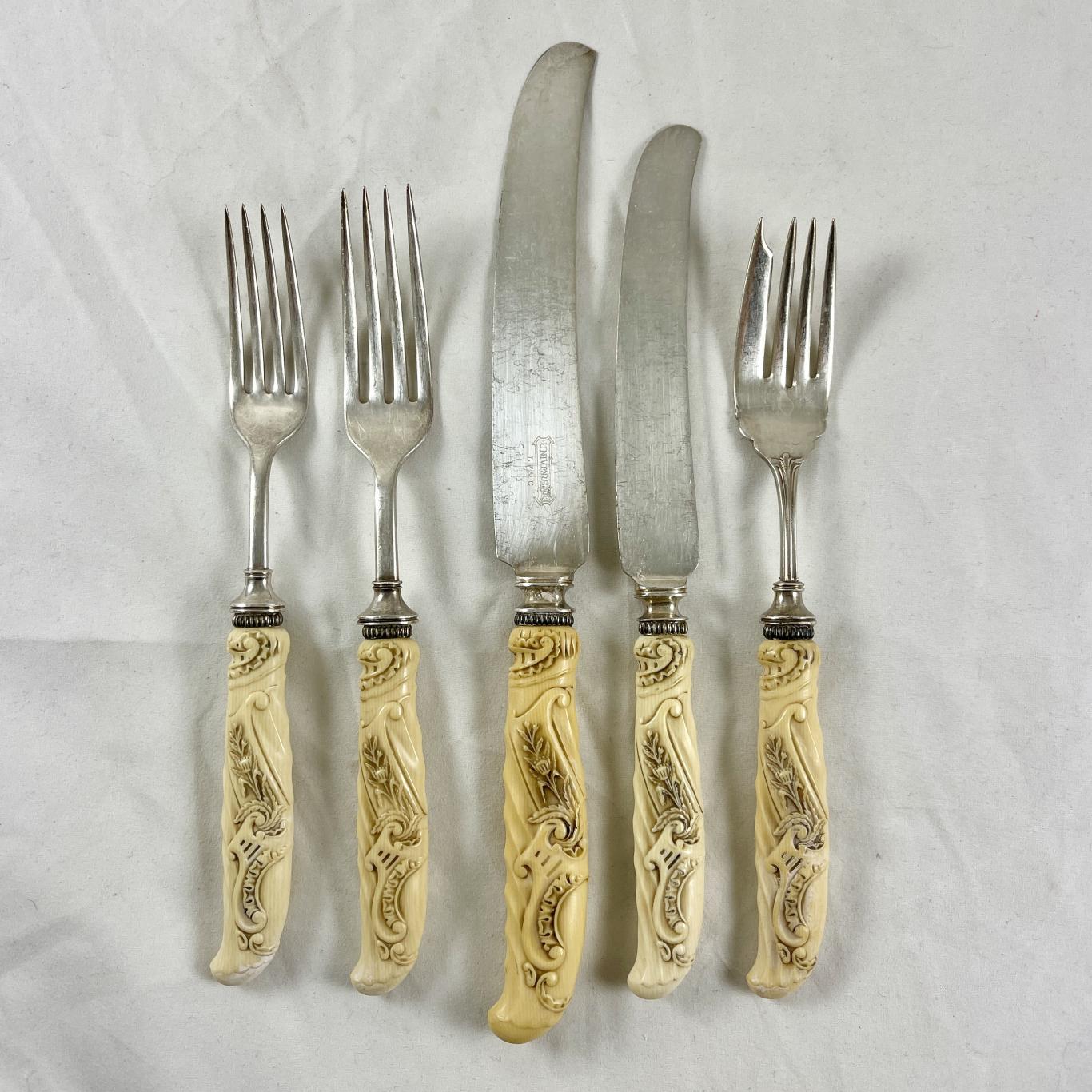 Landers, Frary & Clark Celluloid Tableware Cutlery – 30 piece Set 
