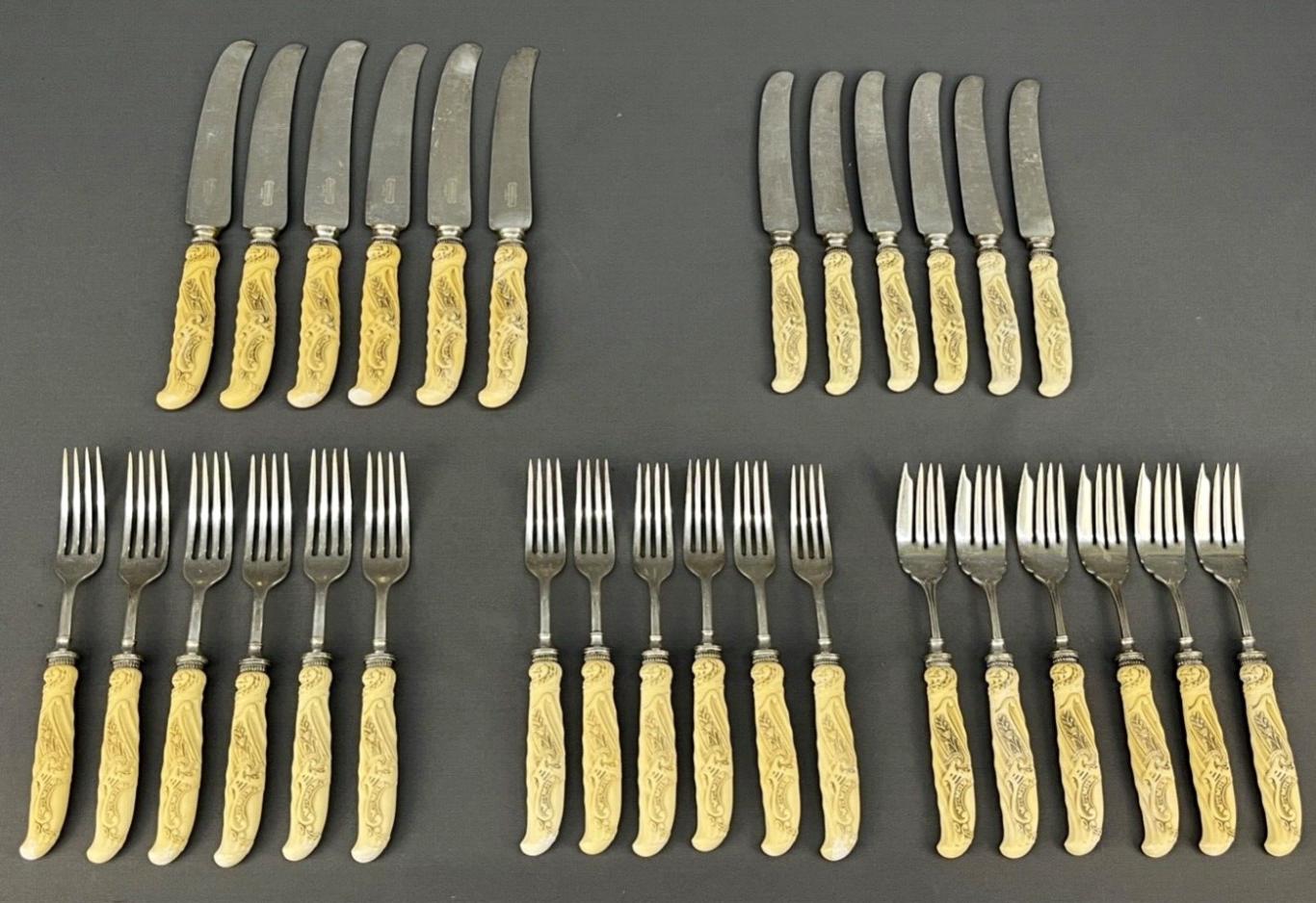 Landers, Frary & Clark Celluloid Tableware Cutlery – 30 piece Set 