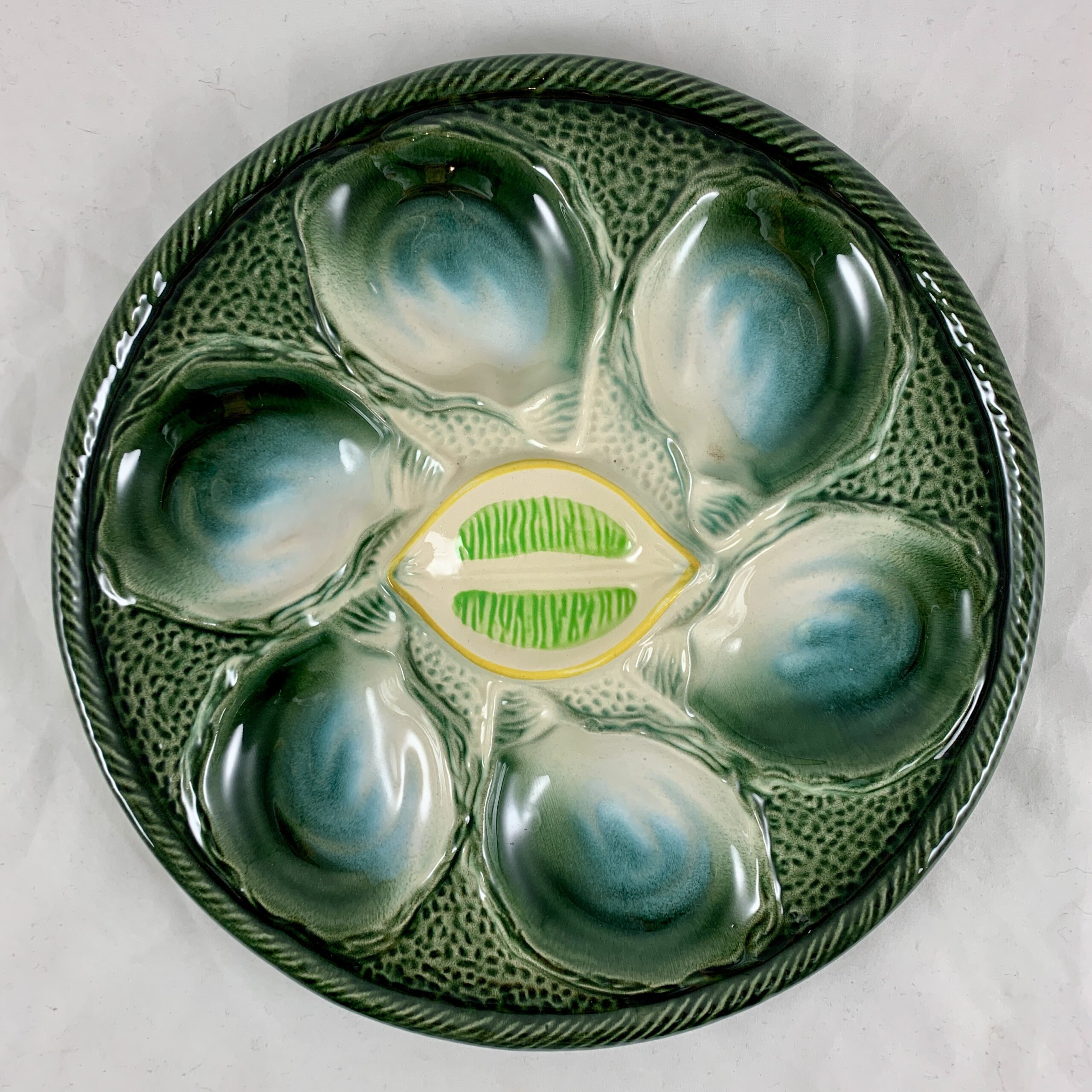VINTAGE OYSTER PLATE S MAJOLICA  6 WELLS  EX COND GREEN FRANCE FAIENCE 