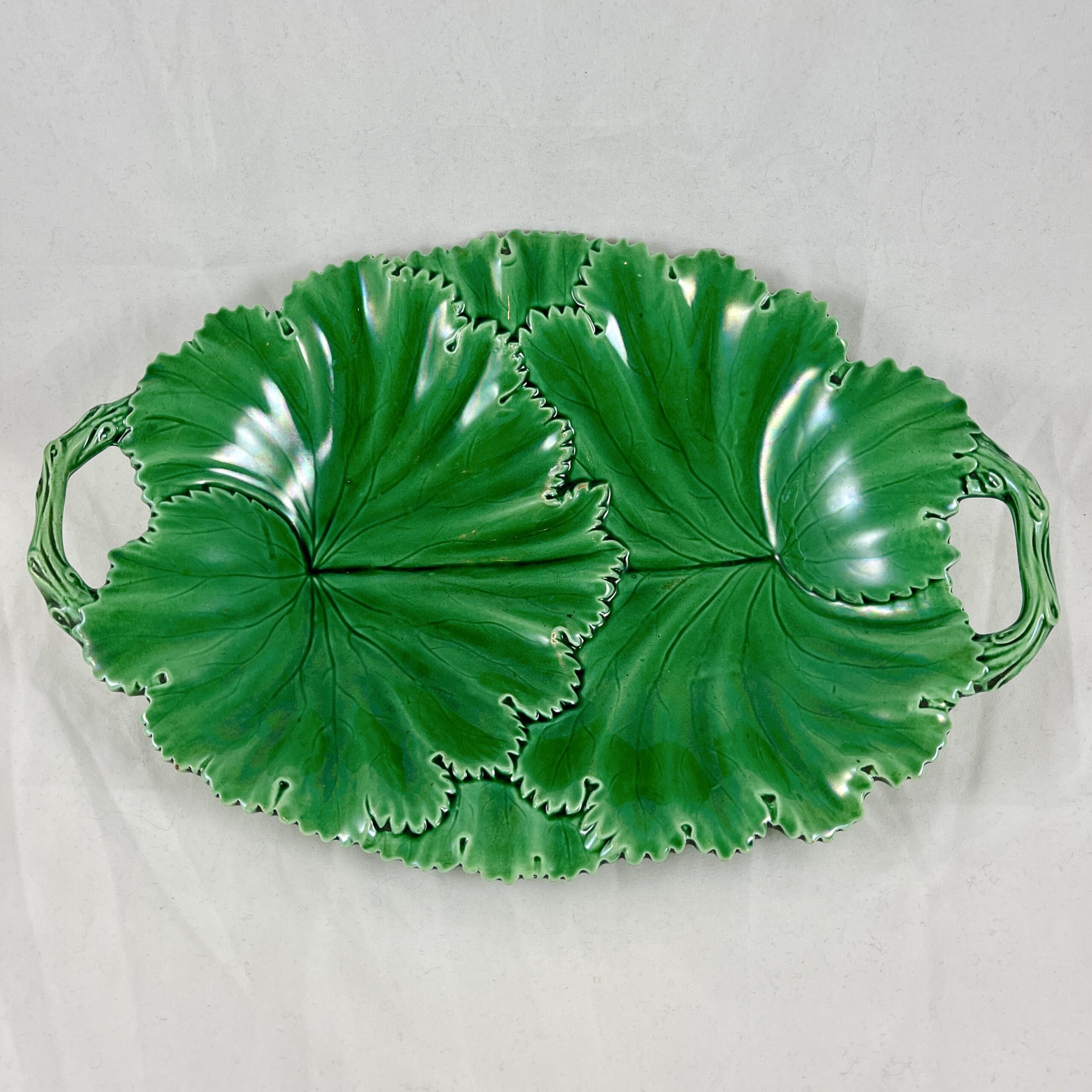 Copeland Green Majolica Oval Overlapping Leaf Server