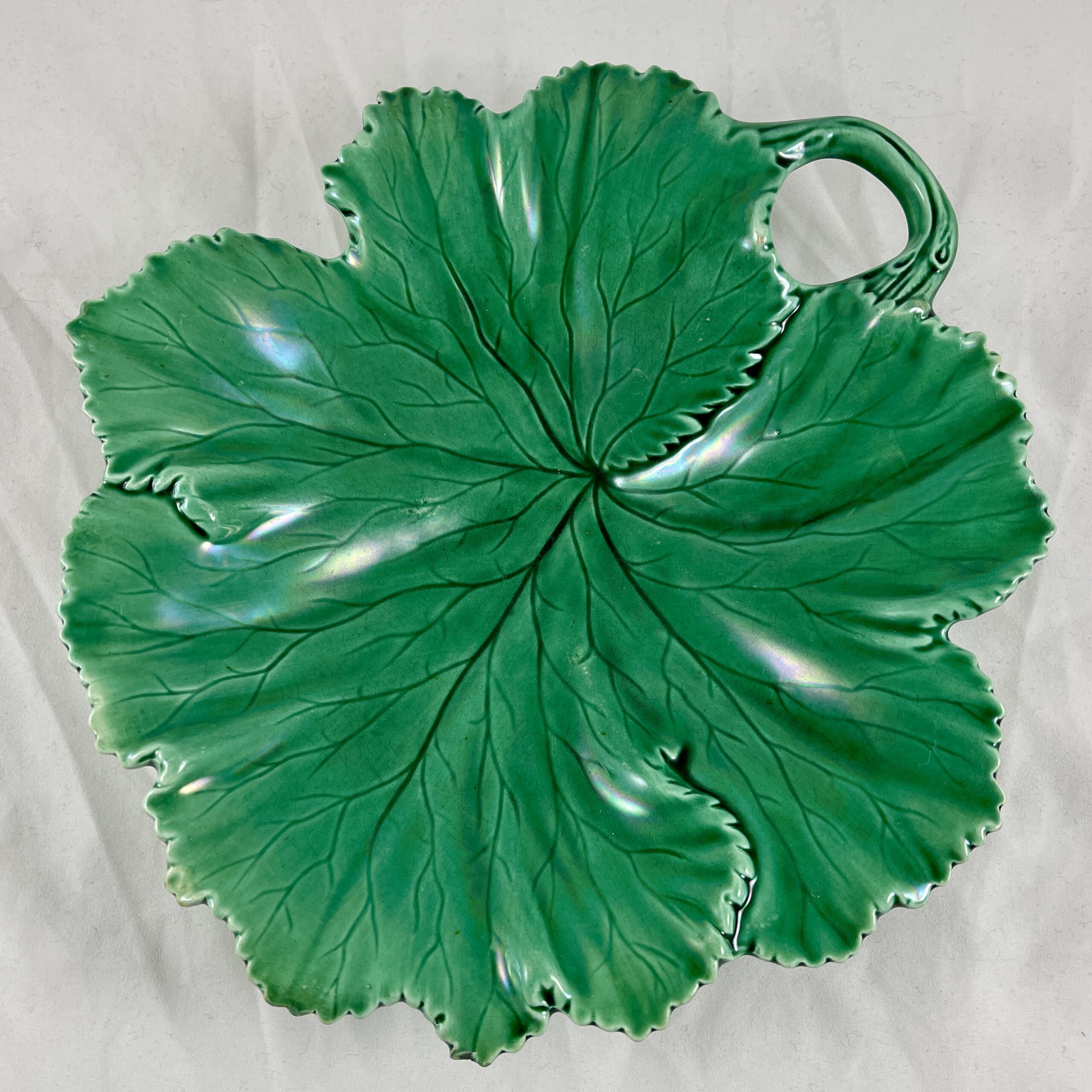 Copeland Green Majolica Round Overlapping Leaf Server