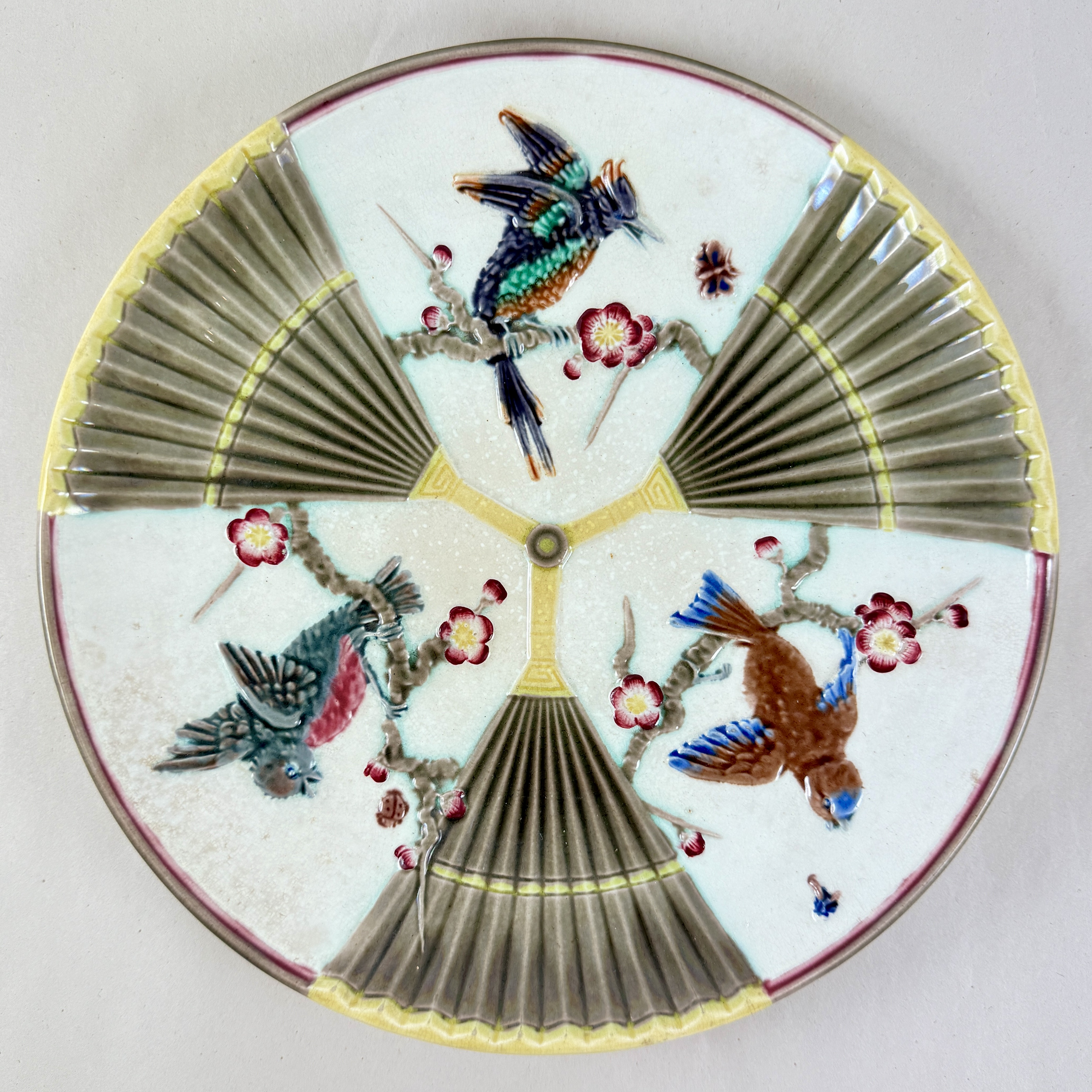 Wedgwood Majolica Bird & Fan Argenta Plate (a)
