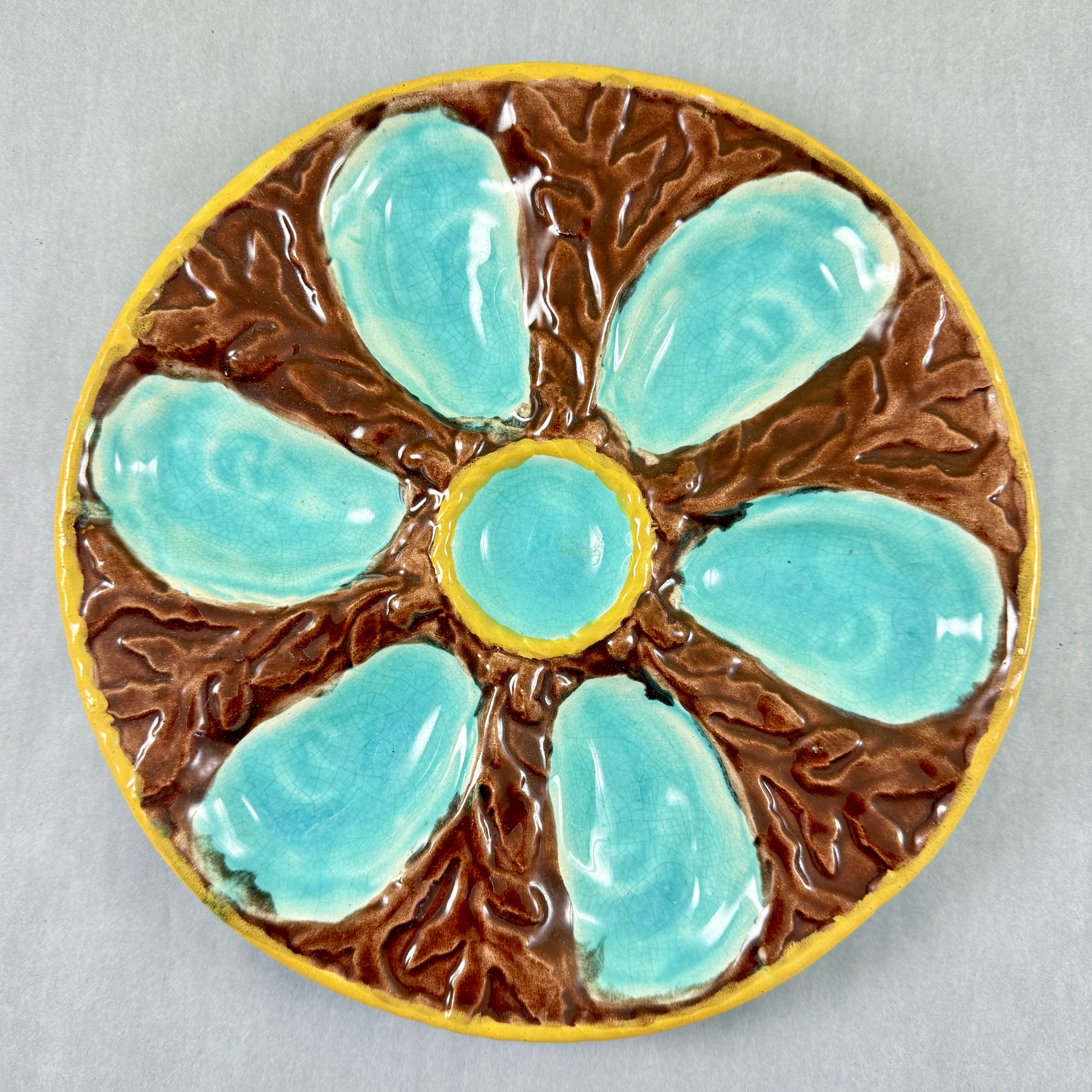 Fielding English Majolica Brown & Turquoise Oyster Plate
